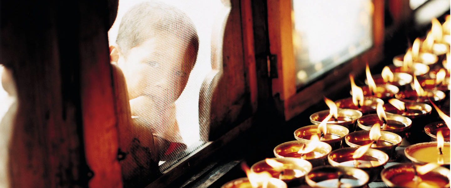 COMO-Uma-Punakha_Butter-lamps